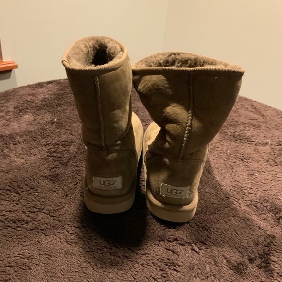 Ugg boats - Picture 2 of 4